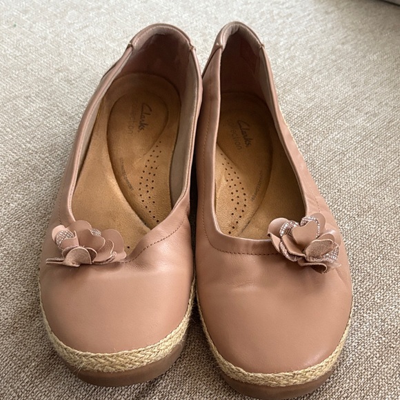 Clarks Shoes - Clarks Women’s Elaina Jade Tan Leather Flat w/Cushion Insole US Women’s Size 12W
